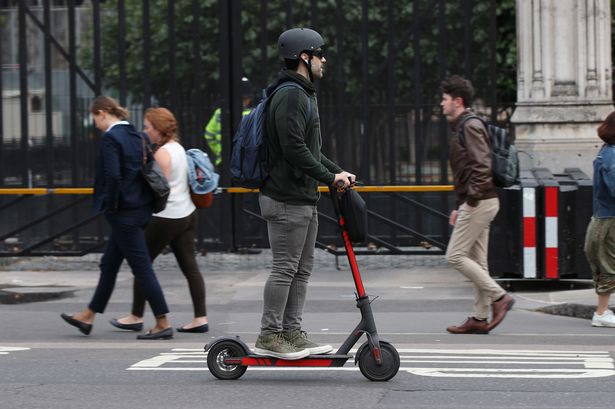 <strong>How to Ride a Motorized Scooter (Electric Scooter)</strong>