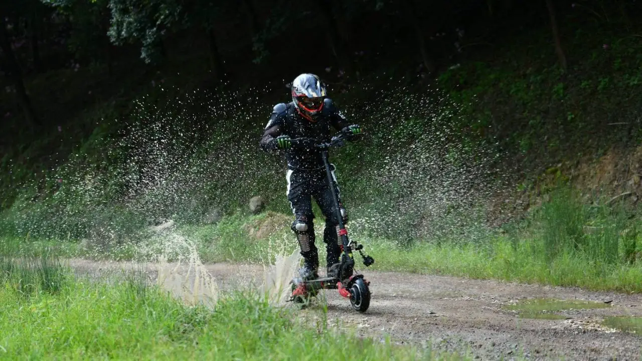 Why Wear an Electric Scooter Helmet? 11 Benefits