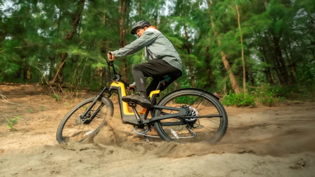 Urtopia Launches $2000 Carbon Fiber E-Bike