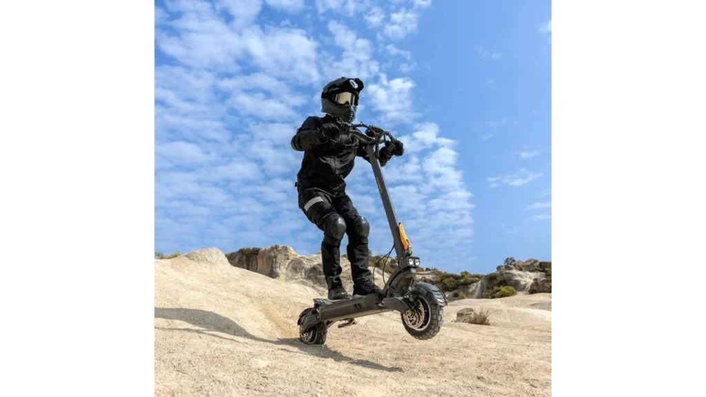 Ausom Launches the F1 Max E-Scooter